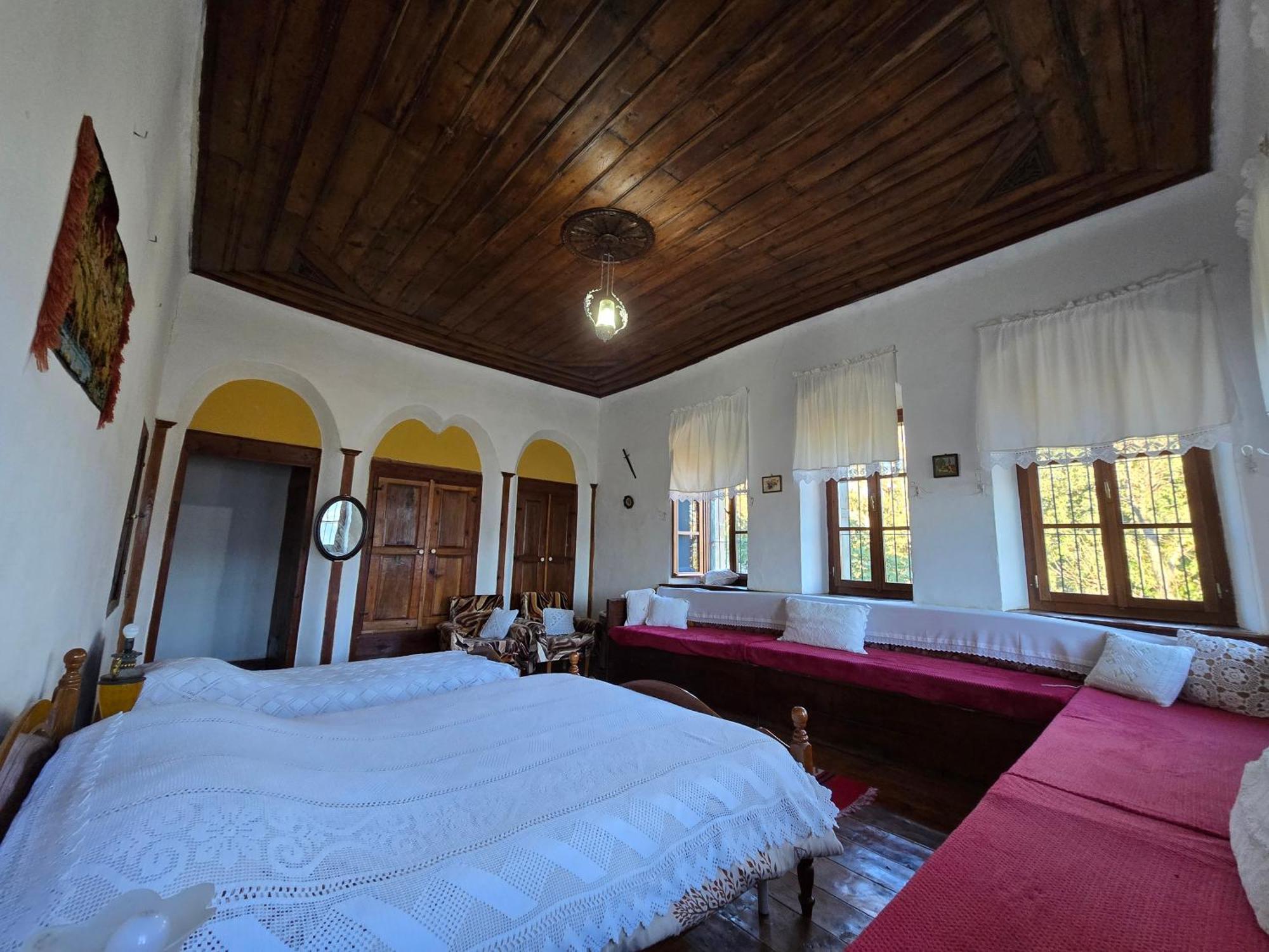 Traditional Guesthouse Пермети Экстерьер фото